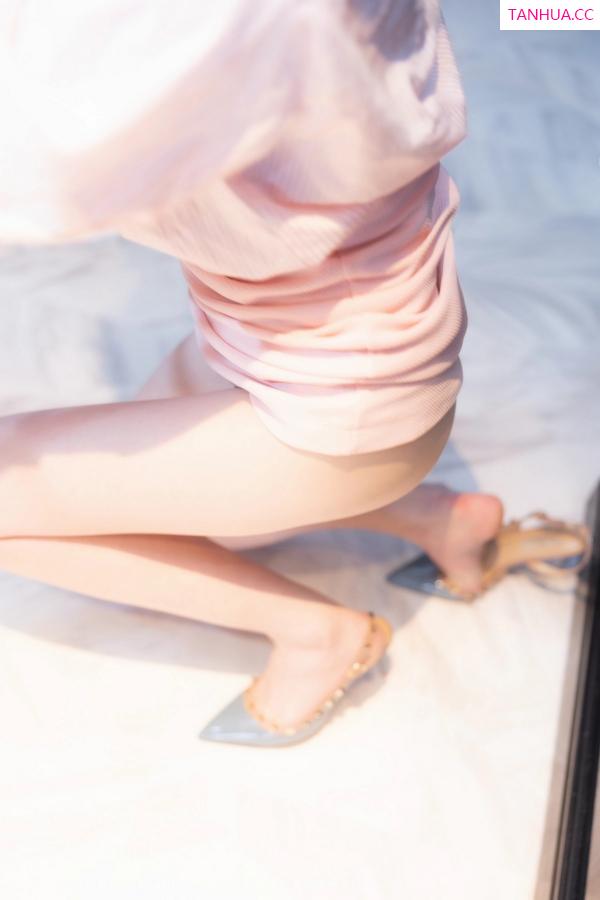 yoo优优  [XiuRen]高清写真图 2023.03.22 No.6451 yoo优优 美腿高挑第18张图片